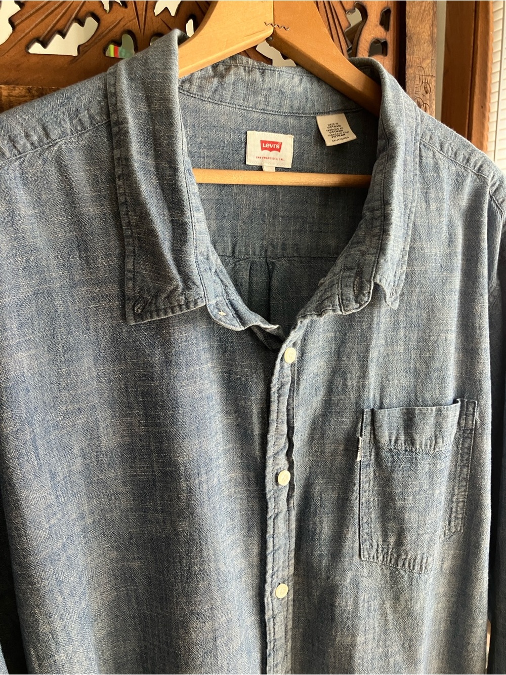 Levi’s light blue, 100% cotton button down shirt, long sleeve - Picture 3 of 7